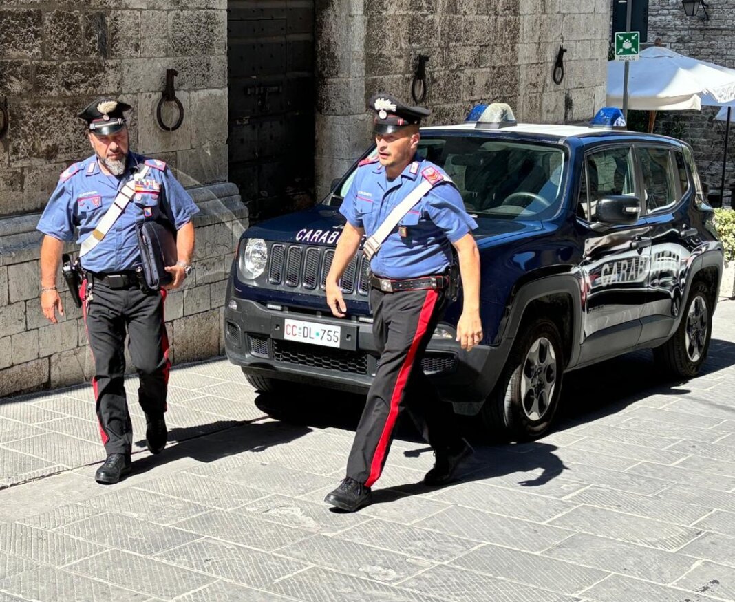 In manette per maltrattamenti in famiglia un 50enne di origine nigeriana (foto CarabinierI)