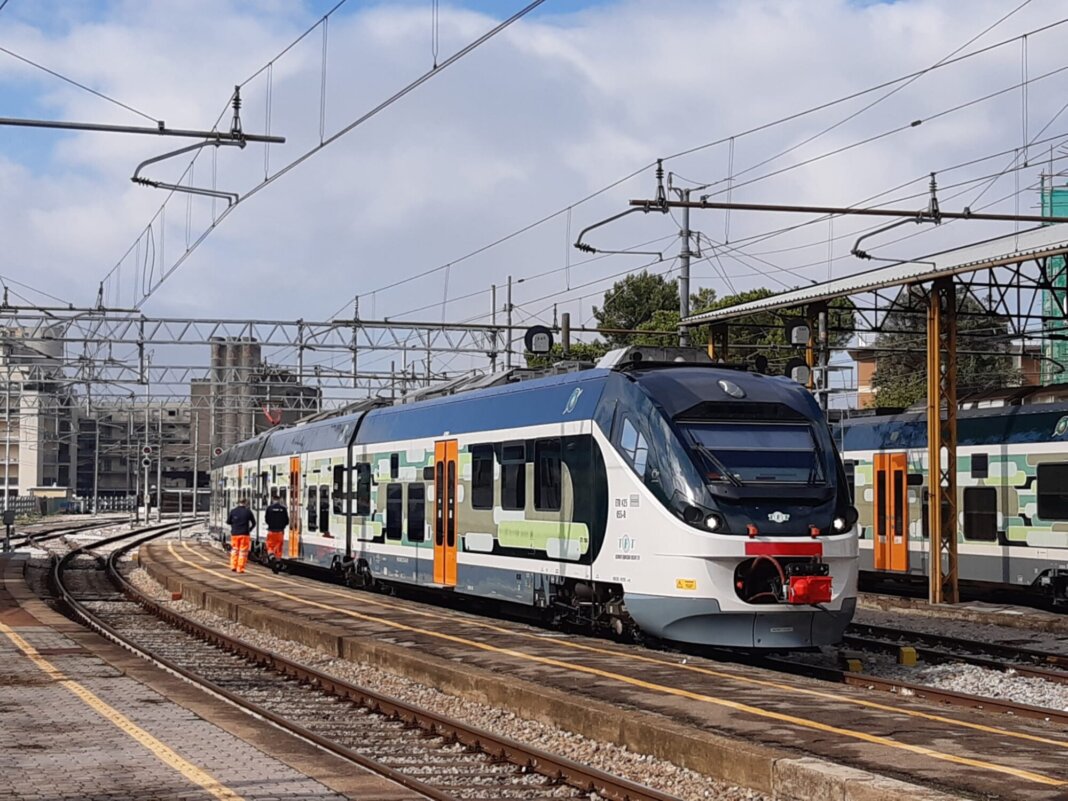 Lavori notturni nella stazione di Montale Agliana, le corse dureranno 5 minuti in più