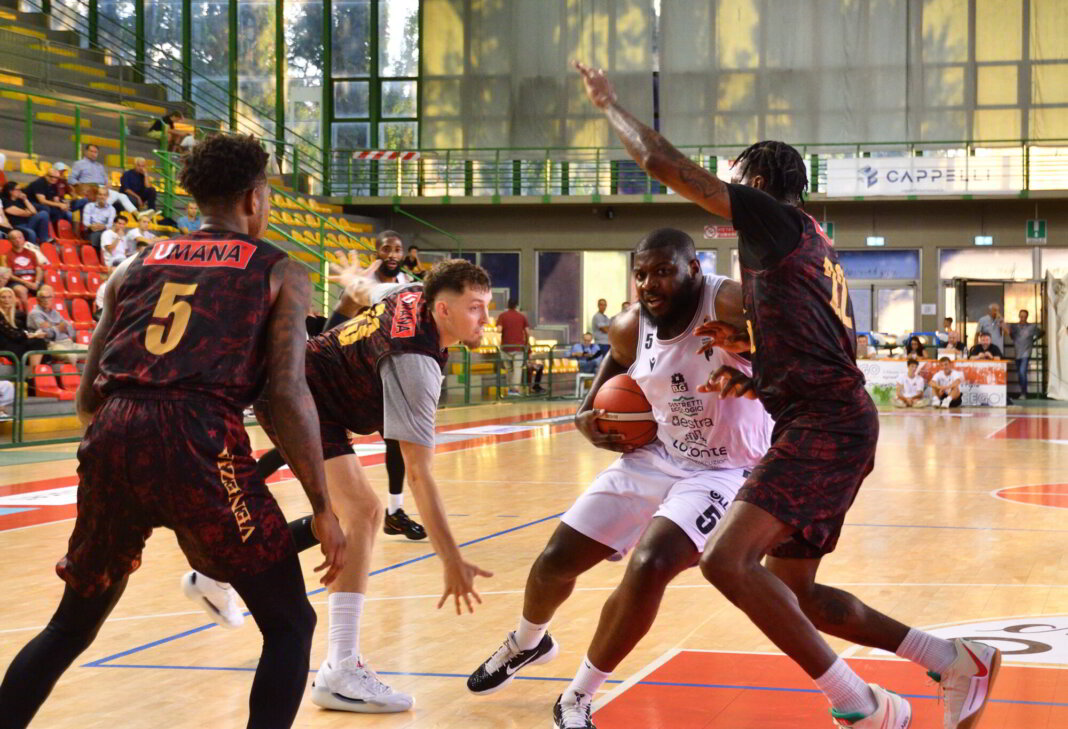 Pistoia Basket sconfitta anche nella finale per il terzo posto del Trofeo Lovari