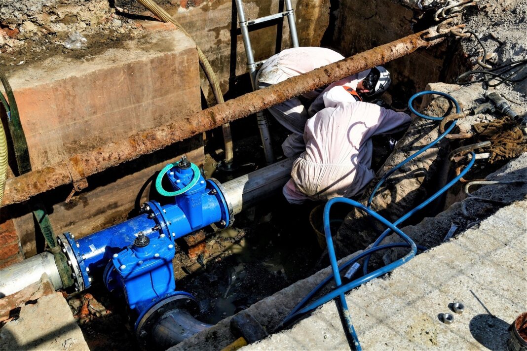 Acque Spa mette fine ai disagi di Uzzano: lavori all'acquedotto (foto ufficio stampa)