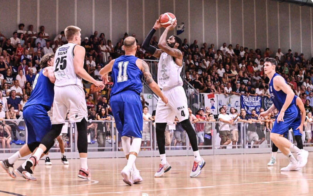 Pistoia Basket 2000, infortunio in allenamento per Elijah Child (foto Pistoia Basket 2000)