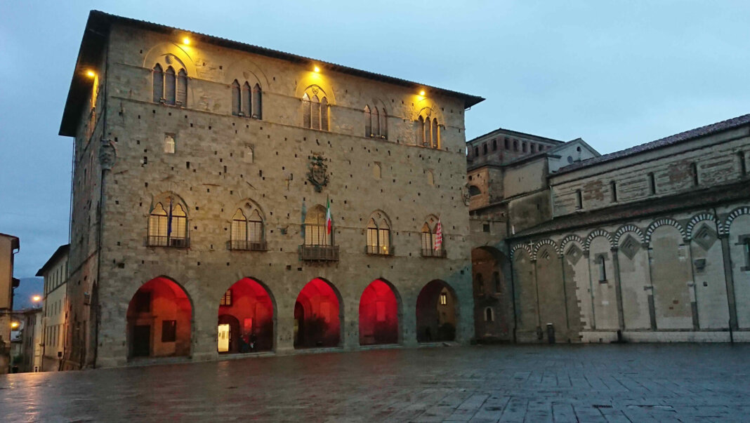 Lavoro, il Comune di Pistoia cerca un funzionario amministrativo