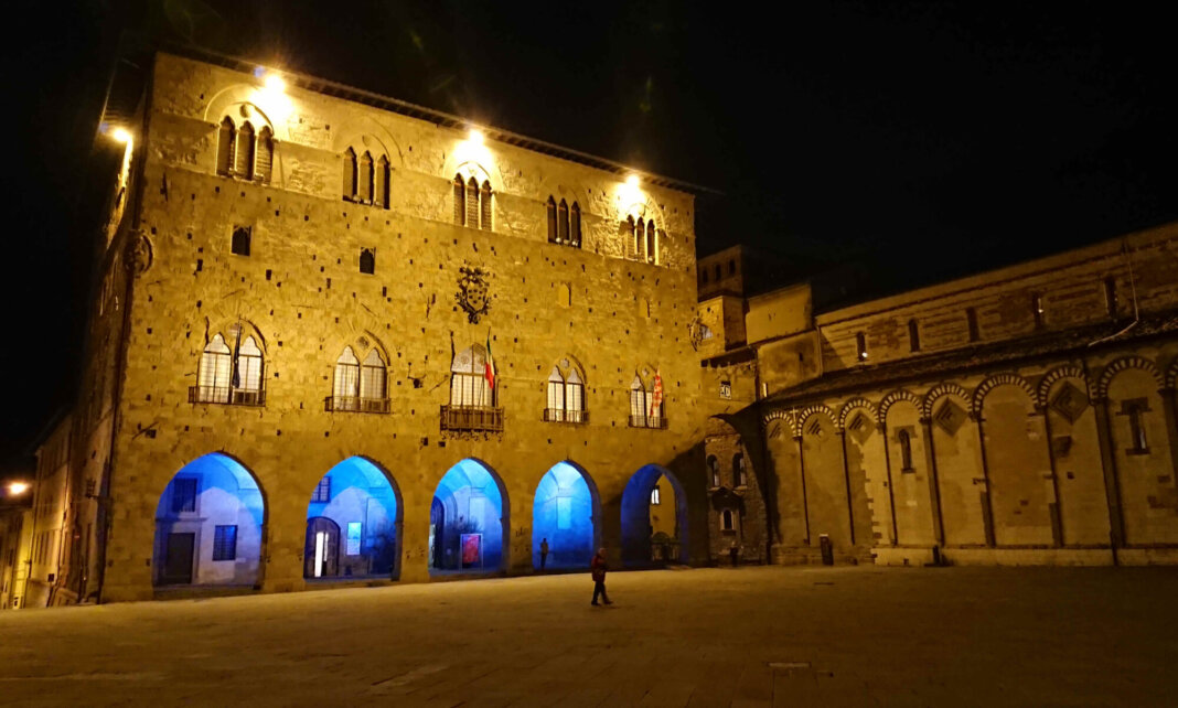 Palazzo comunale si tinge di blu per la giornata mondiale del diabete