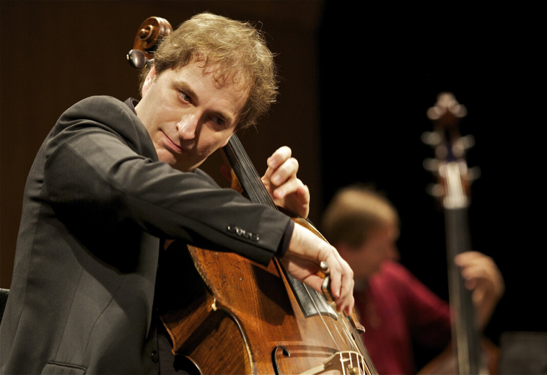 Enrico Bronzi e l'Orchestra da camera di Mantova per la stagione concertistica al Manzoni