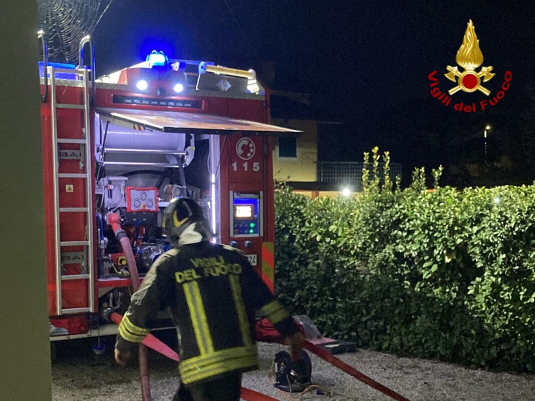 Un appartamento in fiamme nella notte dell'ultimo dell'anno a Pistoia