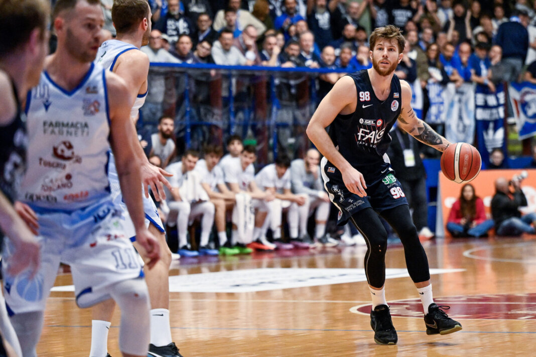 Mercoledì sera da dimenticare per il basket termale: ko T Tecnica ed Herons