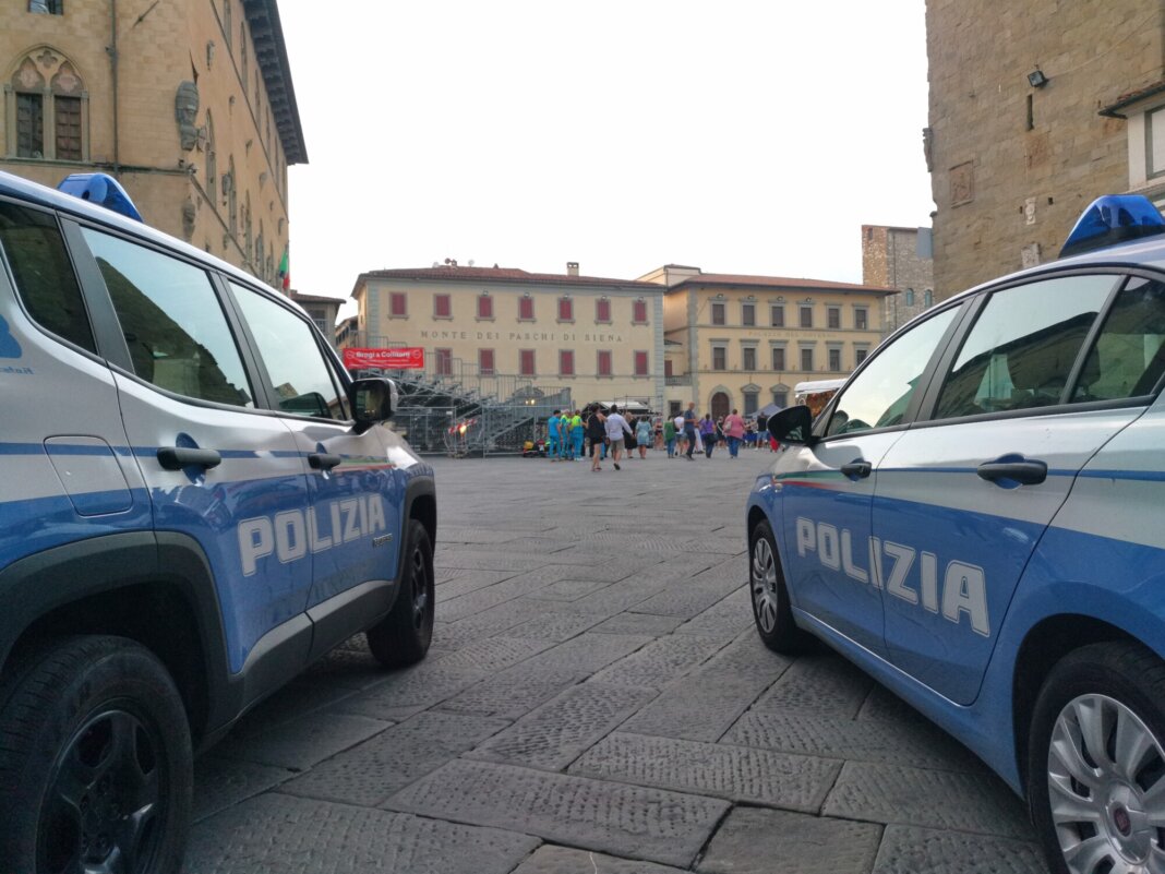 Ricercato per caporalato a Crotone, trovato alla guida di un minivan a Pistoia