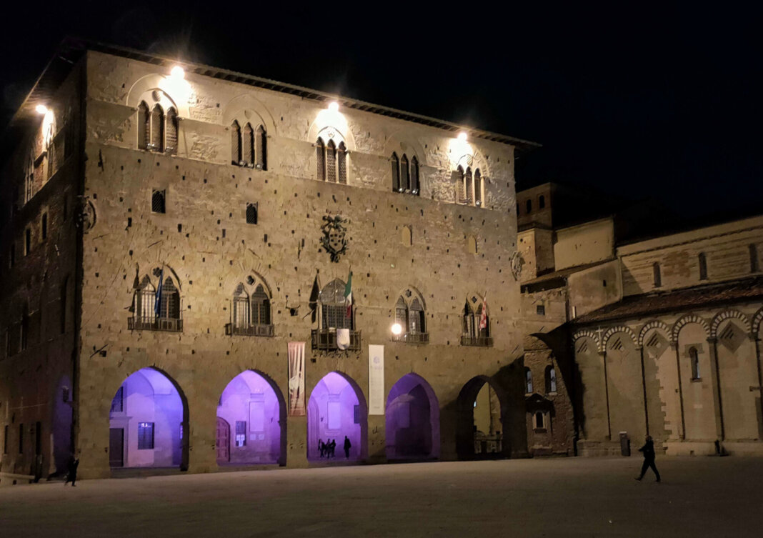 palazzo comunale viola