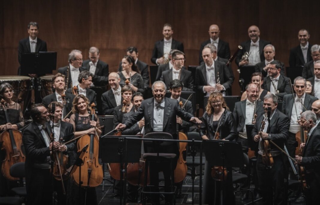 L'Orchestra del Maggio Musicale Fiorentino in concerto davanti alle terme del Tettuccio