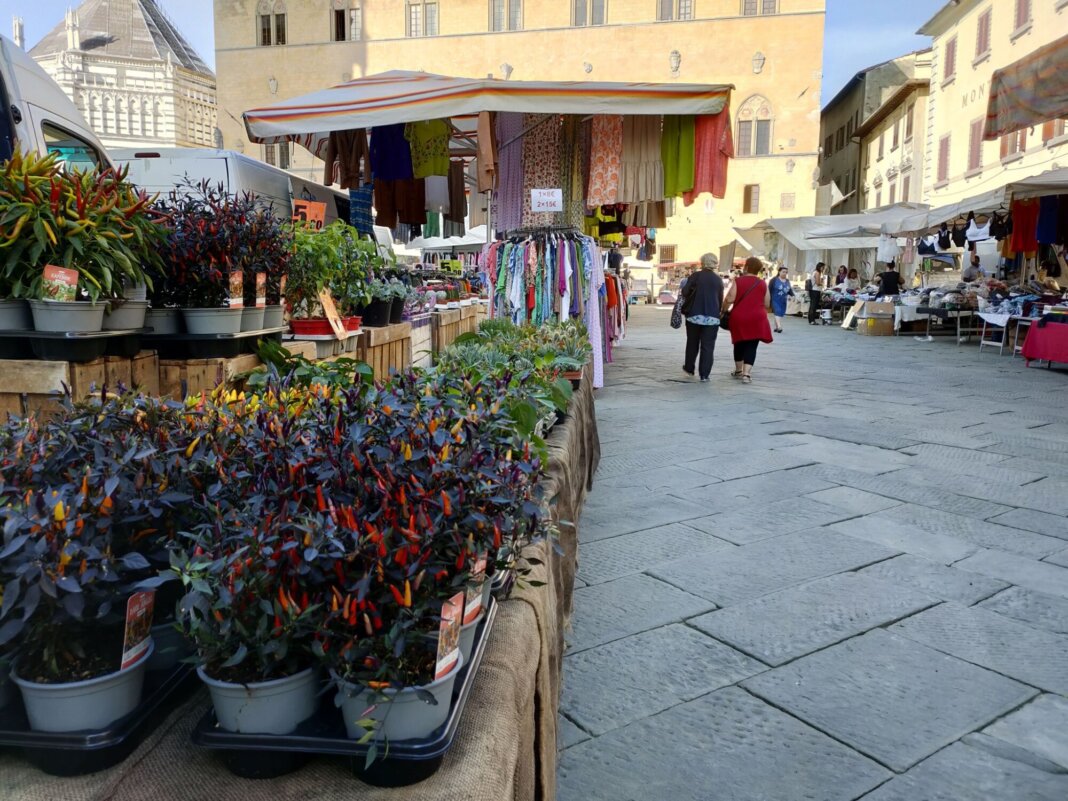 mercato settimanale pistoia