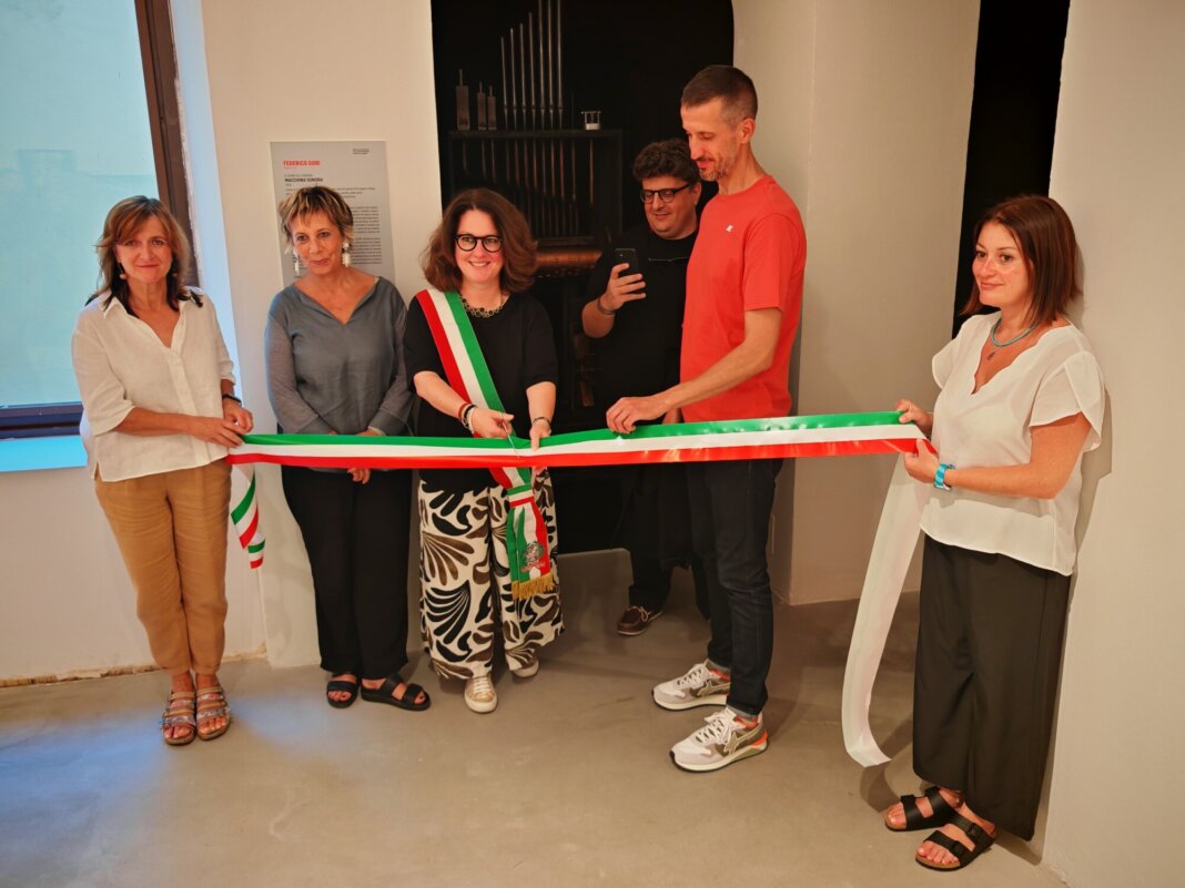 Inaugurata a Palazzo Fabroni l'opera installativa 'Federico Gori - Il suono del carbone'