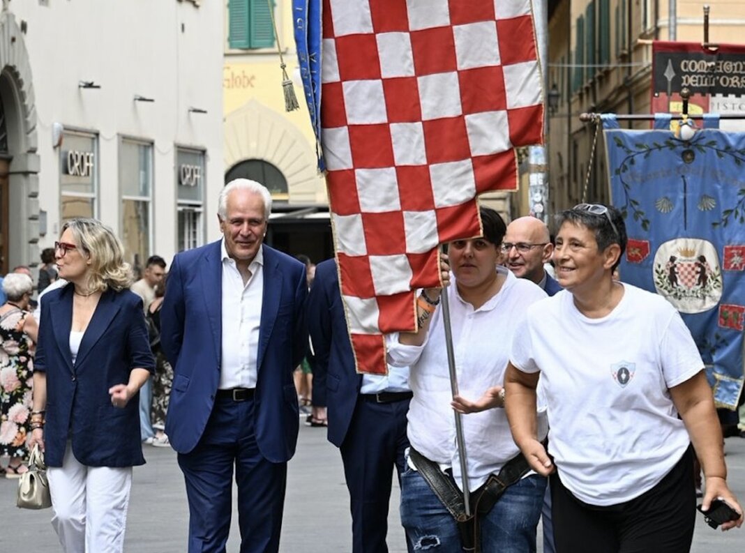 Anche il governatore Giani alla processione dei ceri per San Jacopo
