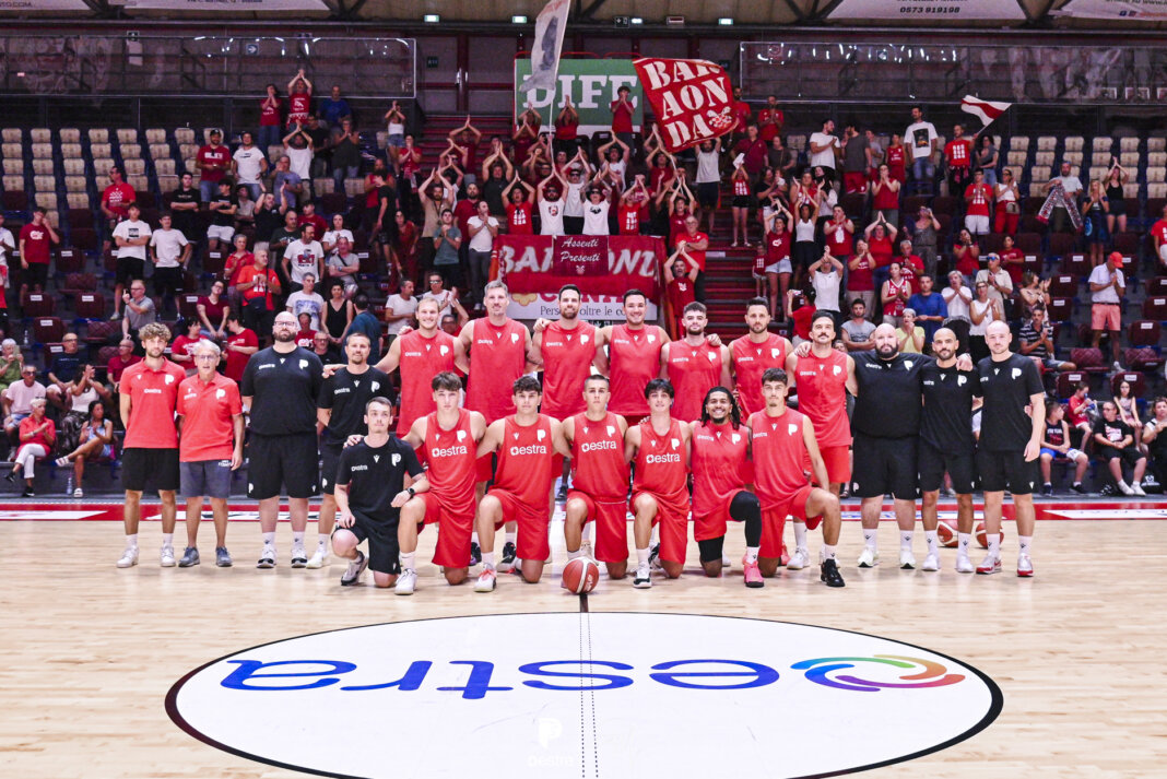 Davanti a 300 tifosi il primo allenamento del Pistoia Basket 2000
