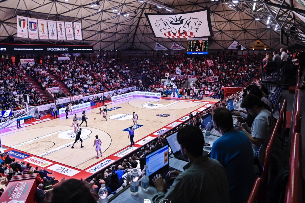 Pistoia Basket 2000, la campagna abbonamenti parte con mille tessere