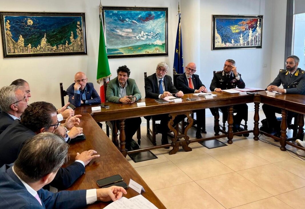 Furti ai danni di aziende vivaistiche, summit in prefettura per analizzare il fenomeno