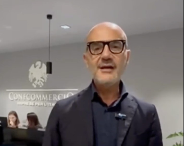 Gli 80 anni di Confcommercio Prato e Pistoia festeggiati al teatro Manzoni di Pistoia Gli 80 anni di Confcommercio Prato e Pistoia festeggiati al teatro Manzoni di Pistoia