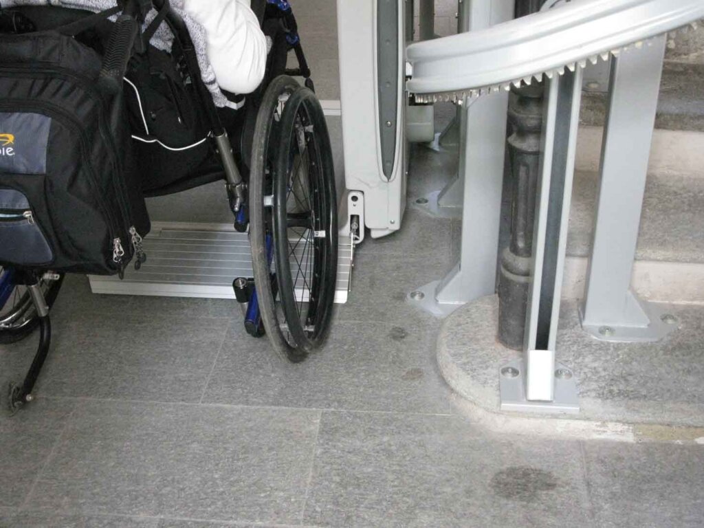 Un milione di euro per 19 interventi di abbattimento di barriere architettoniche in case Erp