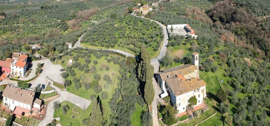 Vandali al cimitero comunale di Orbignano, il Comune denuncia