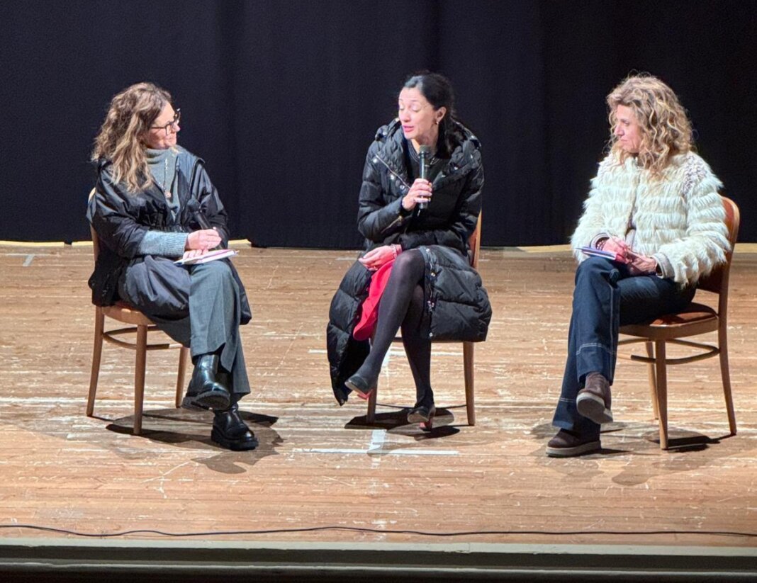 Lamporecchio celebra sul palco la Giornata nazionale contro la violenza di genere