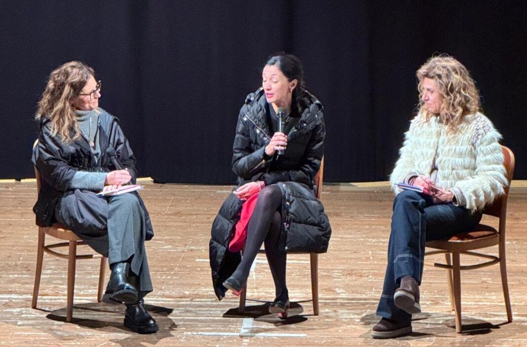 Lamporecchio celebra sul palco la Giornata nazionale contro la violenza di genere