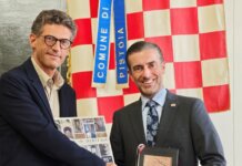 Anche il sindaco Capecchi incontra il Console Tordella Incontro tra il sindaco Giovanni Capecchi e il console USA Joe Tordella