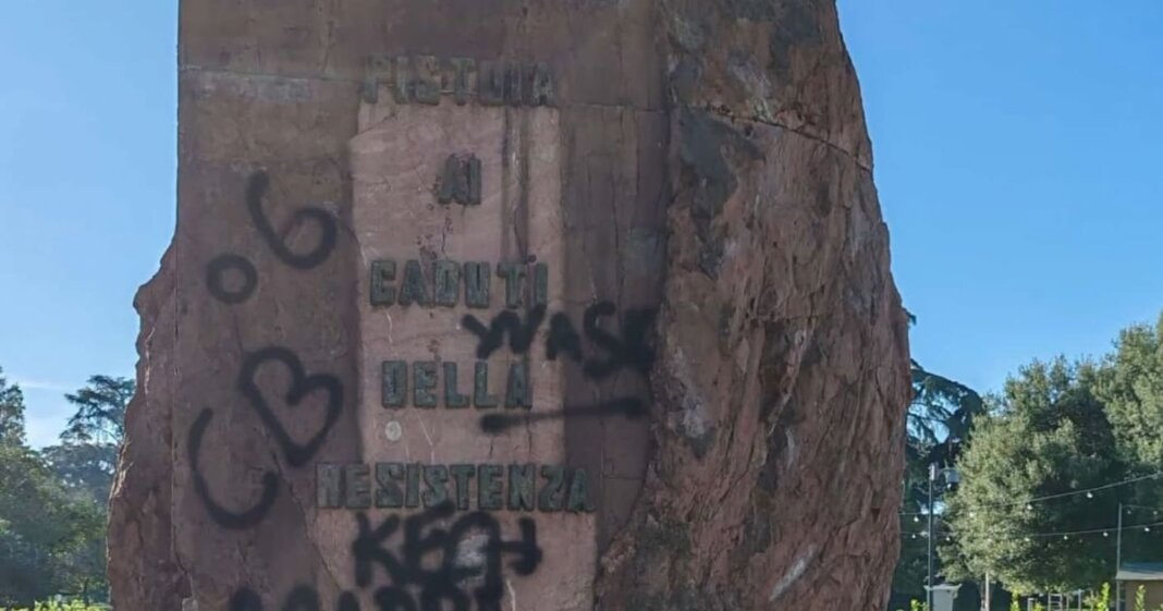 Deturpato il monumento in Piazza della Resistenza